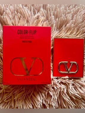 NIB Valentino Color-Flip Compact in Red Gorgeous Compact